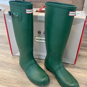 Hunter Matte Green Rainboots
